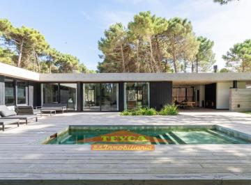 Casa · 240m² · 4 Ambientes · Casa en Venta, 4 Ambientes, Barrio Cerrado Los Pioneros, Pinamar