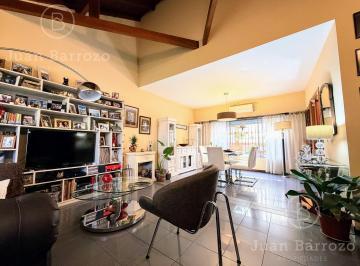 Casa · 130m² · 3 Ambientes · 1 Cochera · Venta Casa de 2 Dorm. en Temperley Este