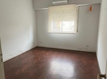 Departamento · 44m² · 2 Ambientes · Balvanera 2 Ambientes Completo - Muy Bueno - Apto Profesionales