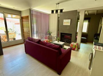 Casa · 190m² · 6 Ambientes · 1 Cochera · Casa en San Isidro