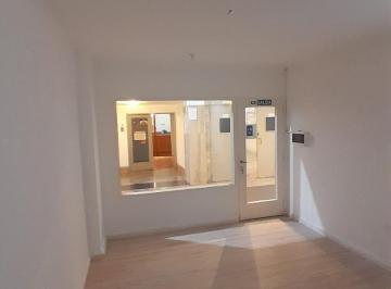 Oficina comercial · 37m² · 2 Ambientes · Se Alquila Oficina Comercial con Entrepiso en Av Colon!