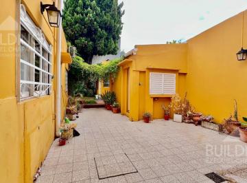 Casa · 189m² · 5 Ambientes · 2 Cocheras · Casa Tres Dorm. con Patio con Verde, Zona Residencial en Venta en La Plata