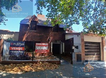 Casa · 432m² · 5 Ambientes · 3 Cocheras · Venta de Casa de 5 Ambientes con Cochera, Quincho y Pileta en Moron Sur. Zona Oeste.
