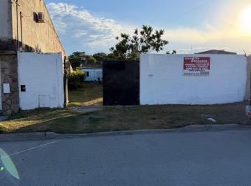 Casa , Necochea · Oportunidad Retasada: Casa + Departamento a Terminar + Galpón | Zona Puerto
