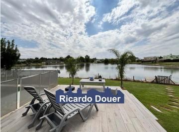 Casa · 350m² · 6 Ambientes · 1 Cochera · Casa de Más de 350 m en Venta con Gran Costa y Salida Directa a La Laguna - El Cantón