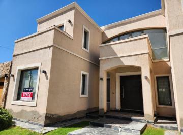 INA-INA-13_2 · Casa en Venta B° Furlotti, Maipú