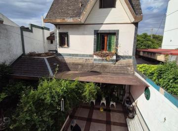 Casa · 430m² · 5 Ambientes · 1 Cochera · Casa en Floresta