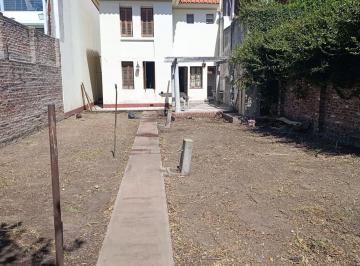Casa · 180m² · 4 Ambientes · 2 Cocheras · Venta Casa a Refaccionar 43 de Fondo