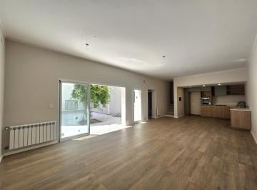 Casa · 145m² · 6 Ambientes · Casa Interna Unica de 3 Dorm. en Lourdes