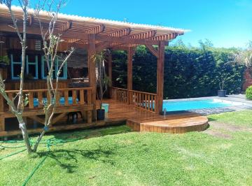 Casa · 200m² · 5 Ambientes · 4 Cocheras · Casa en Alquiler Temporario - 5 Ambientes - Mar del Plata