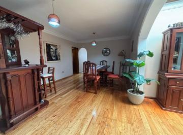 Departamento · 90m² · 4 Ambientes · 1 Cochera · Departamento Planta Baja con Patio y Cochera