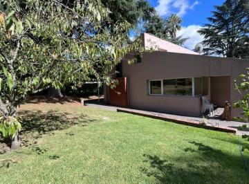 Casa · 141m² · 3 Ambientes · 3 Cocheras · Venta Casa 3 Ambientes en Sierra de Los Padres en Dos Lotes con Pileta y Gran Parque