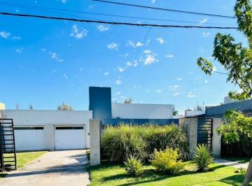 Casa · 279m² · 6 Ambientes · 2 Cocheras · Casa en Alamos del Aeroclub