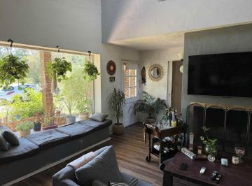 Casa · 145m² · 5 Ambientes · 2 Cocheras · Casa de 3 Dorm. en Los Horneros