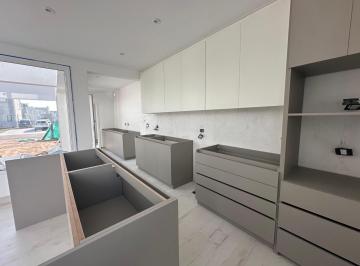 Casa · 175m² · 4 Ambientes · 2 Cocheras · Casa en Venta - Prados del Oeste