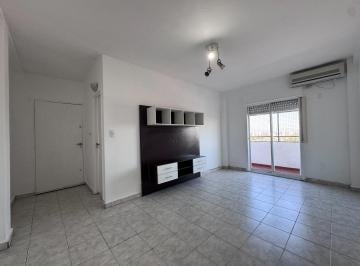 Departamento · 56m² · 4 Ambientes · Departamento de 4 Ambientes con Cocina Separada y Balcon.