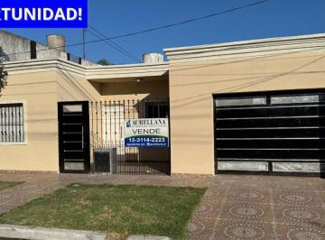 Casa · 115m² · 4 Ambientes · 1 Cochera · Casa en Venta de 4 Ambientes - Gran Oportunidad