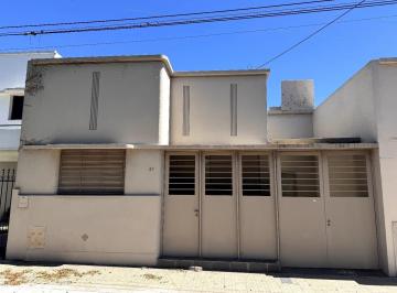 Casa · 90m² · 2 Ambientes · 1 Cochera · Casa en La Plata