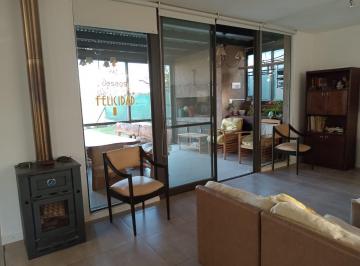 Casa · 95m² · 3 Ambientes · 2 Cocheras · Casa en Venta en Terrazas de La Estanzuela 1 Dorm Apto Crédito