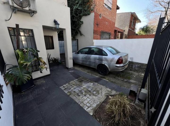 Casa · 140m² · 4 Ambientes · 1 Cochera