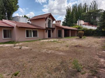 Casa · 252m² · 3 Dormitorios · 2 Cocheras · Casa Chacras de Coria