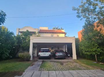 Casa de 8 ambientes, Guaymallén · Barrio Club de Campo Mendoza