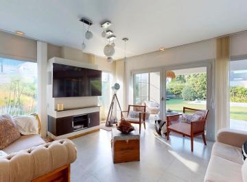 Casa · 661m² · 5 Ambientes · 3 Cocheras · Casa en Los Pinares