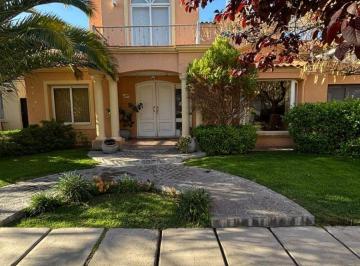 Casa de 6 ambientes, Gobernador Benegas · Casa Palmares, 4 Dorm, 4 Baños, Jardín, Piscina, Apta Crédito