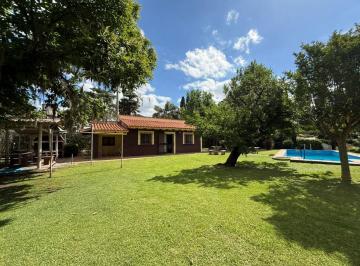 Casa · 150m² · 5 Ambientes · 3 Cocheras · Venta/permuta - Casa 2 Dorm. con Gran Terreno a 50 m de Ruta 9, Funes