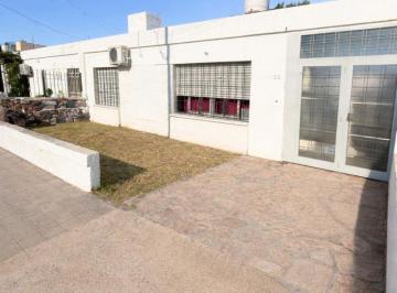 Casa de 8 ambientes, Córdoba · Venta de Casa 3 Dorm. Sobre Maestro Vidal