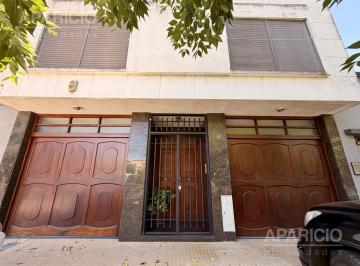 Casa · 190m² · 6 Ambientes · 2 Cocheras · Casa de 3 Dorm. en Venta