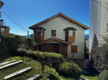 Casa · 240m² · 5 Ambientes · 2 Cocheras · Casa en Venta Ubicada en Barrio Belgrano, Bariloche