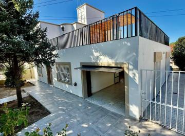 Casa · 250m² · 6 Ambientes · 2 Cocheras · Venta Casa 4 Dorm., 3 Baños, Pileta. Villa Domínguez, Calos Paz