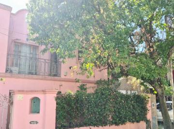 Casa de 6 ambientes, San Isidro · Cerca de Todo, Alegre y Comodisima. apto Credito