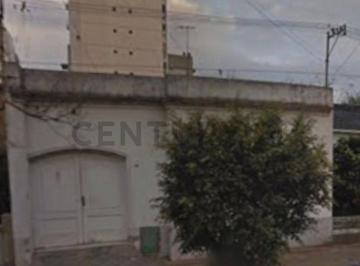 Casa · 224m² · Propiedad Clasica, con Destino Comercial a Reciclar Sobre Lote Sobre Av 38 – Frente a La Rambla