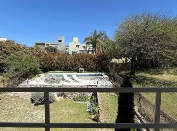 Casa · 200m² · 3 Ambientes · 2 Cocheras · ¡Venta! Casa en La Estanzuela ¡Con Escritura!