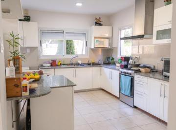 Casa · 200m² · 3 Ambientes · 2 Cocheras · ¡Venta! Casa en La Estanzuela ¡Con Escritura!