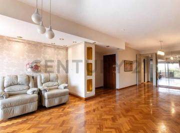 Departamento · 139m² · 5 Ambientes · 1 Cochera · Venta Departamento 5 Ambientes con Dependencia y Cochera Sobre Av Libertador