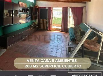 Casa · 157m² · 5 Ambientes · 1 Cochera · Casa en Venta 5 Ambientes Avellaneda