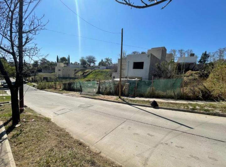 Terreno · 675m²