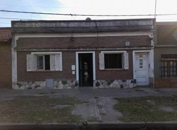 Casa · 106m² · 5 Ambientes · Venta - Casa 2 Dorm. Mas Comodín, Quincho y Patio - Barrio Triángulo - Rosario