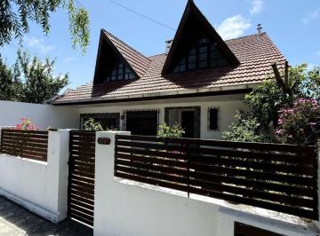Casa · 333m² · 4 Dormitorios · 3 Cocheras · Venta Casa 4 Dorm. y Departamento Lote 333 m² Zacagnini