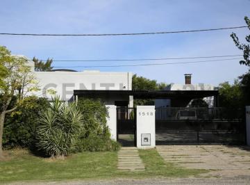 Casa · 184m² · 4 Ambientes · 2 Cocheras · Casa en Venta en City Bell El Quimilar 3 Dorm.
