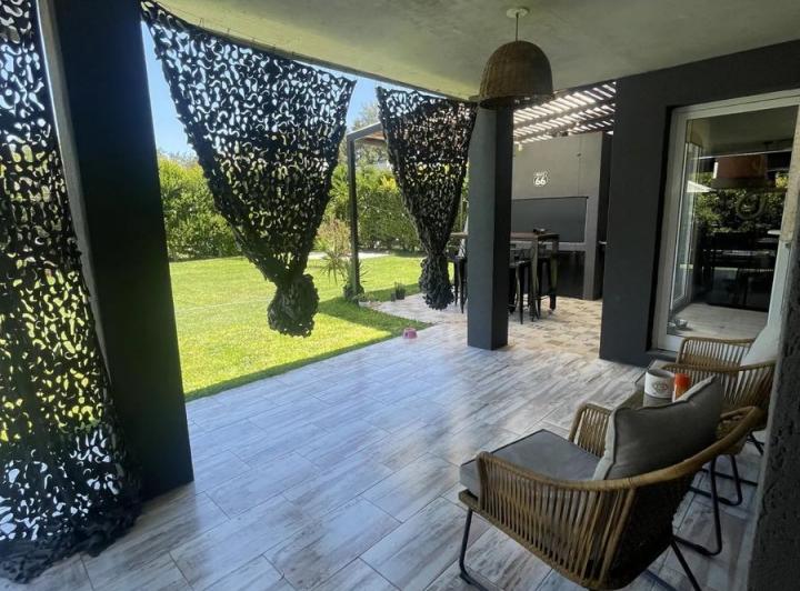Casa · 180m² · 5 Ambientes
