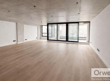 Oficina comercial · 101m² · Oficina en Venta o Alquiler en Belgrano con Terraza Propia!