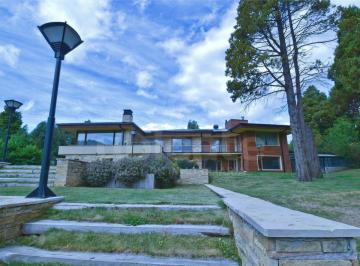 Casa · 636m² · 7 Ambientes · 1 Cochera · Casa en Arelauquen Golf & Country Club