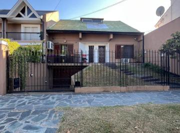 Casa · 112m² · 3 Ambientes · 1 Cochera · Casa en Venta Burzaco 3 Ambientes - Apta Credito