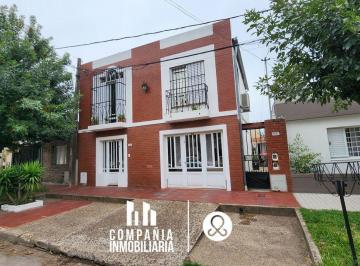 Imagen 1 · Oportunidad en Barrio Sargento Cabral. Casa de 4 Dorm. con Garage