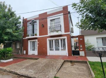 Imagen 1 · Oportunidad en Barrio Sargento Cabral. Casa de 4 Dorm. con Garage