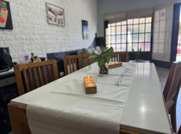 Comedor · PH 4 Ambientes Entrada Independiente con Cochera, Patio y Sin Expensas - Apto Crédito